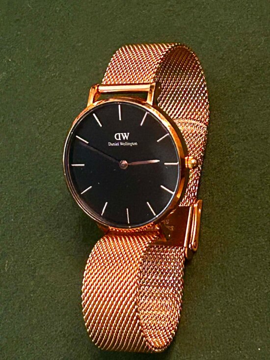 DANIEL WELLINGTON Petite Evergold 36 Quartz Watch Black Dial Slim Mesh Strap main image 6